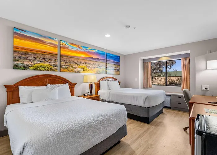 Days By Wyndham Camp Arizona Hotel