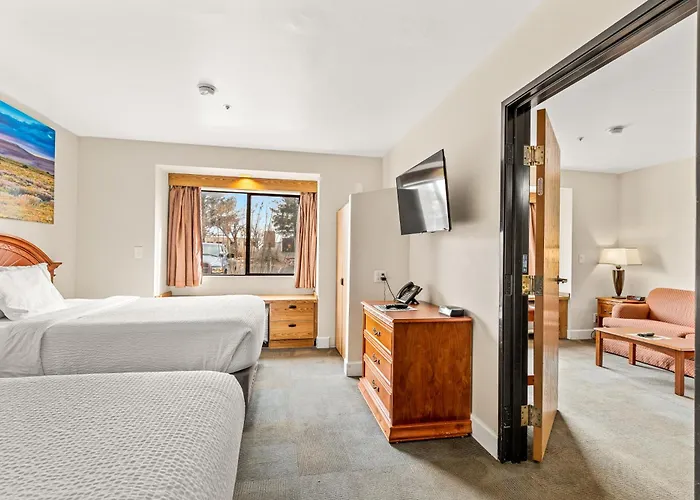 Days By Wyndham Camp Arizona Hotel