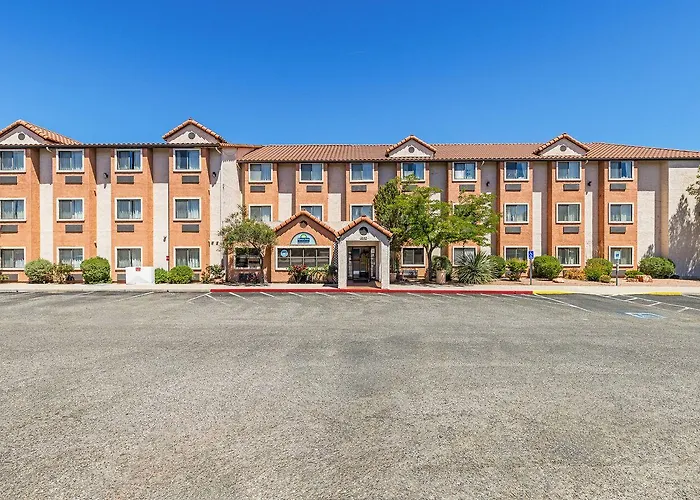 Days By Wyndham Camp Arizona Hotel 2*