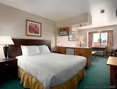 Days By Wyndham Camp Arizona Hotel 2*